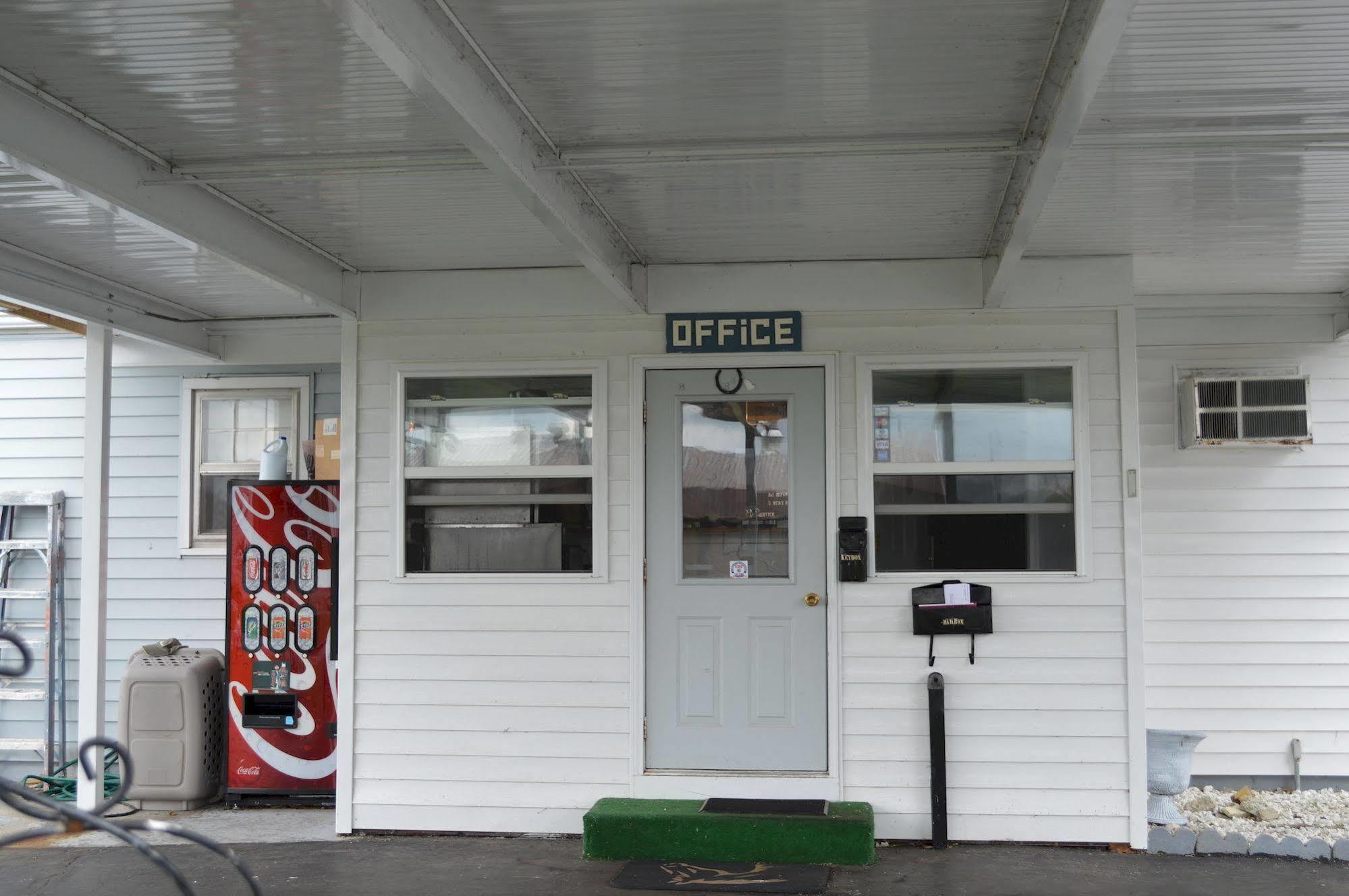 Great Lakes Motel Фримонт Экстерьер фото